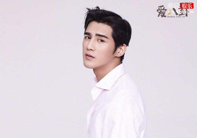 姜潮妈妈疑似做生意的