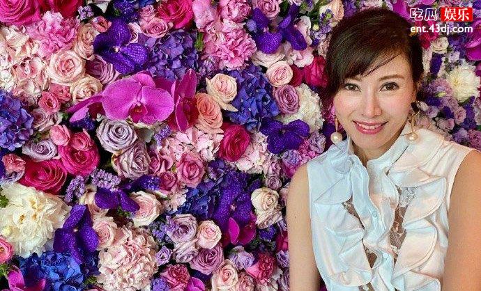 李嘉欣近照