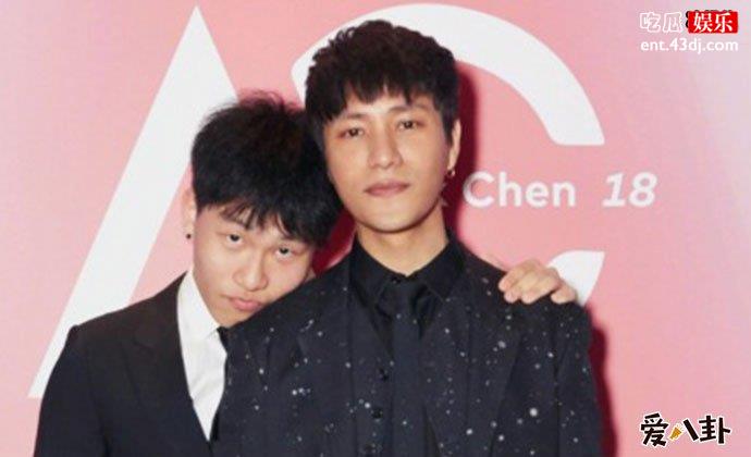 陈坤与儿子陈尊佑近照
