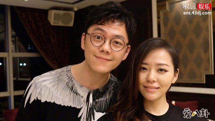 张靓颖绯闻男友陈秋莳合照