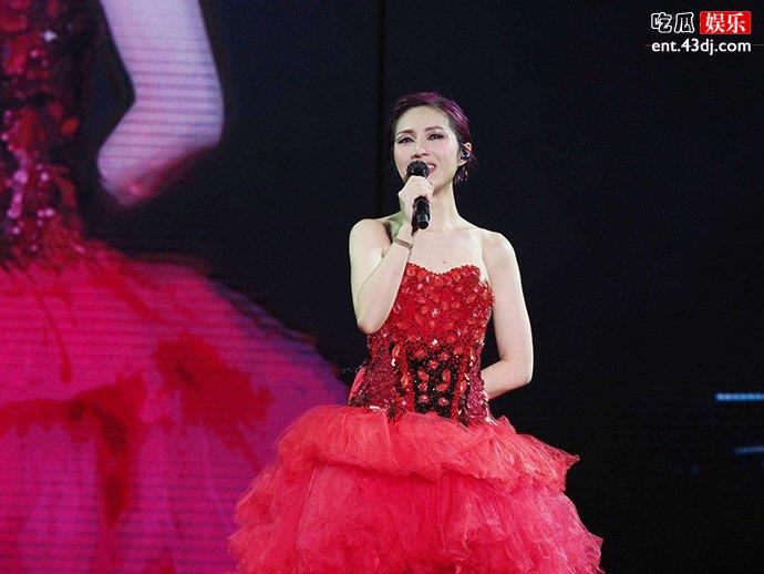 杨千嬅举办世界巡回演唱会