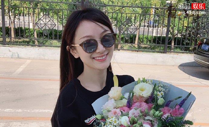 演员鲁佳妮照片