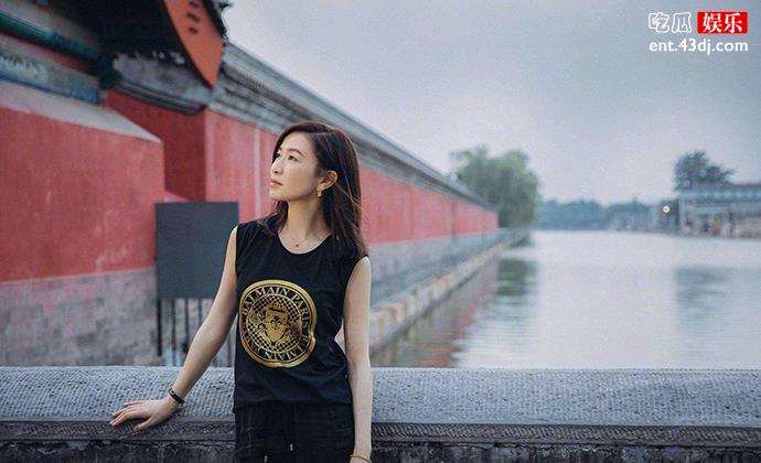 佘诗曼苦等他十二年他却结婚生子