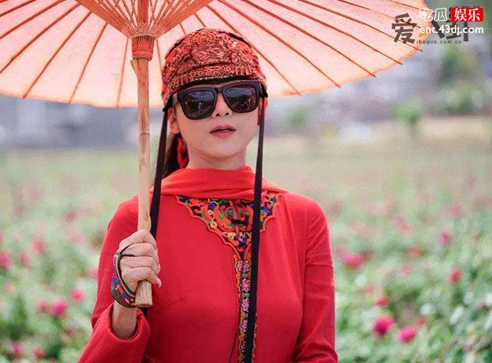 杨丽萍首回应未生子