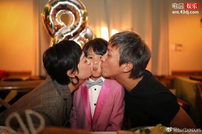 邓超孙俪为儿子庆生
