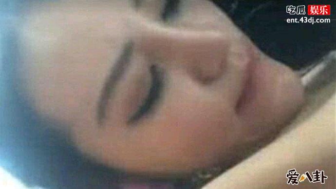 疑似迪丽热巴的女子