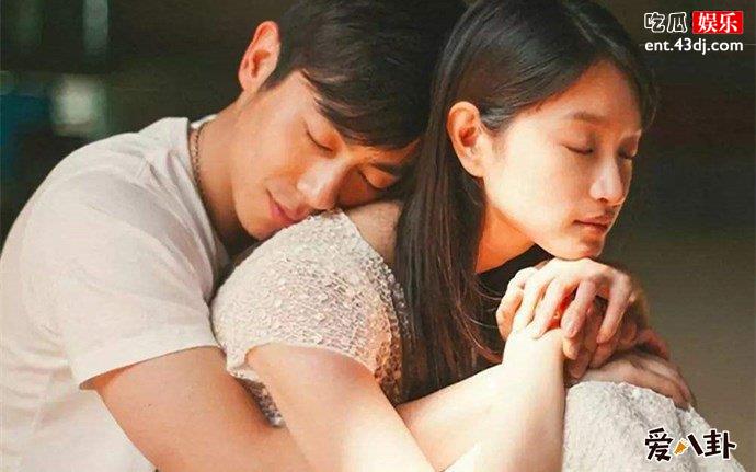 朱亚文跟妻子沈佳妮亲密写真
