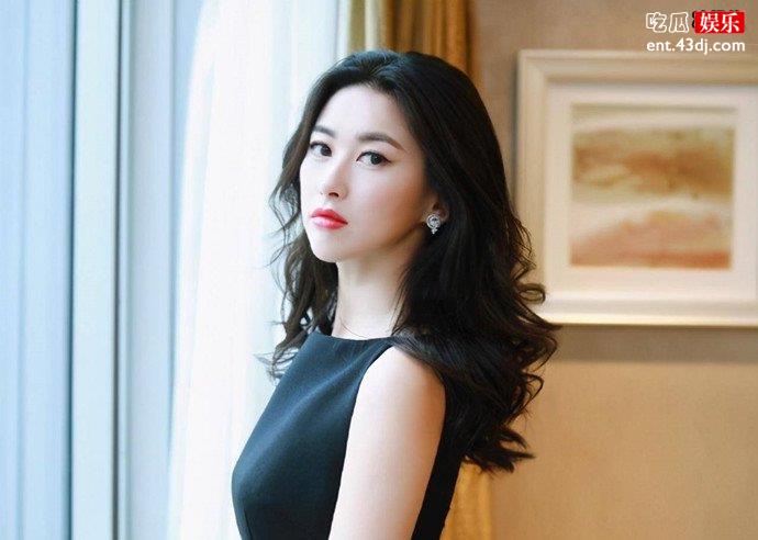 朱珠连续8年入选全球百美