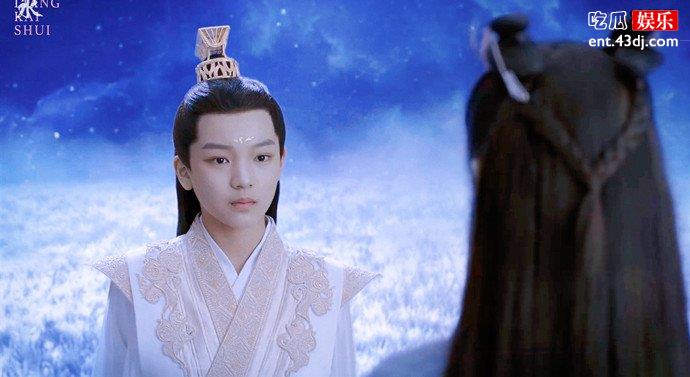与君初相识天君剧照