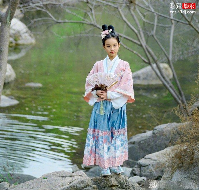 甜馨谷雨汉服写真