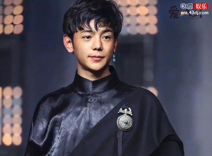 丁真照片