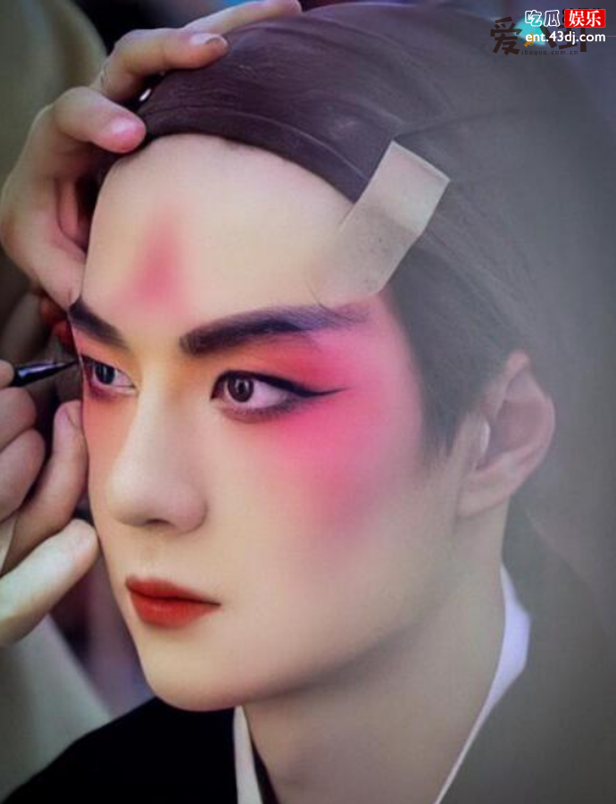 王一博京剧武生扮相唱长坂坡