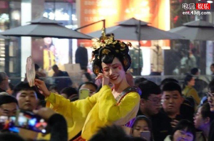 不倒翁冯佳晨为什么不做了呢