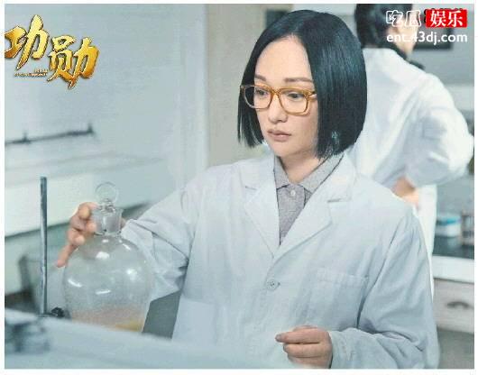 周迅屠呦呦照片