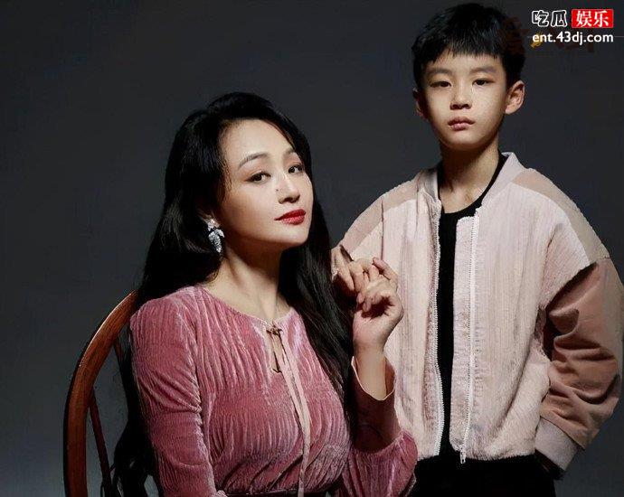 曹颖儿子王梓涵好帅啊