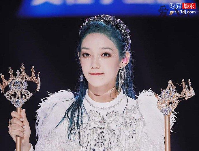 希林娜依高被妈妈问为什么苦涩