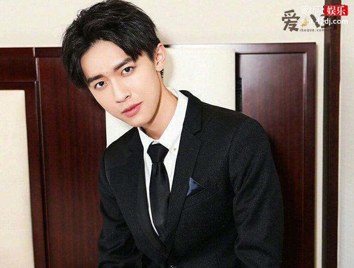 张逸杰照片