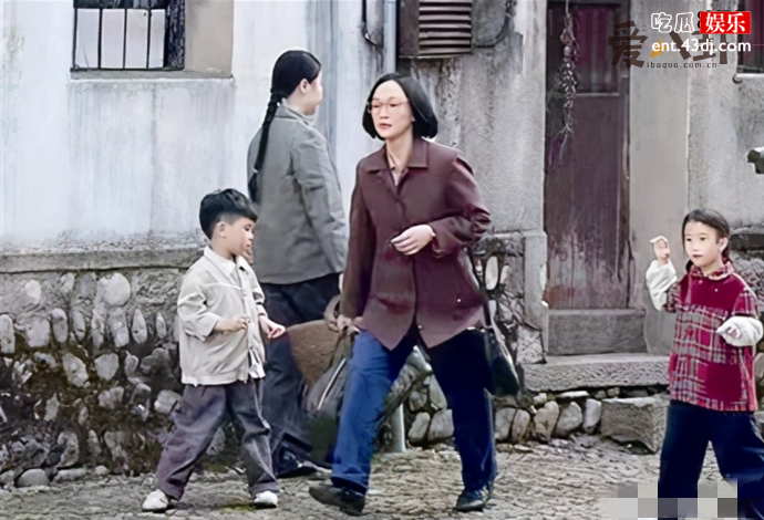 屠呦呦亲自点名周迅出演