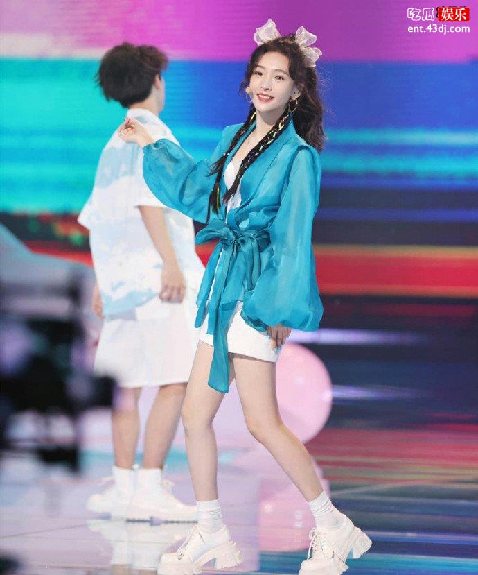 吴倩乘风2023剧照