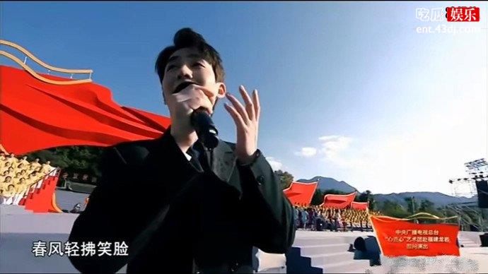朱一龙唱歌专用手势
