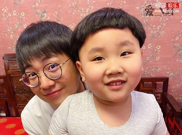 郭麒麟与弟弟年龄为何差距那么大