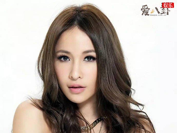 萧亚轩照片