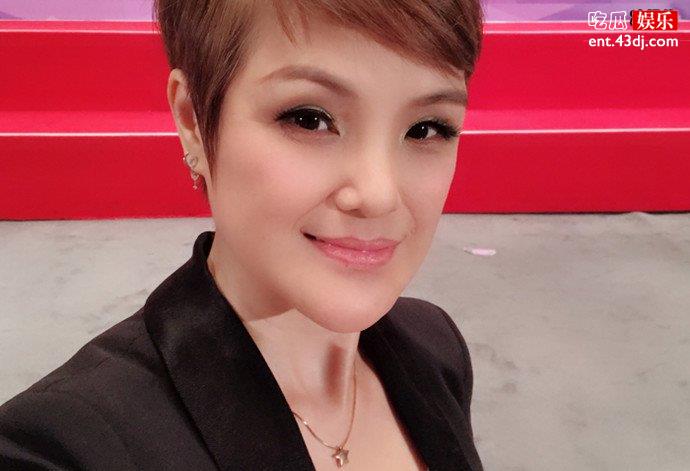 TVB演员马蹄露怎么出道的