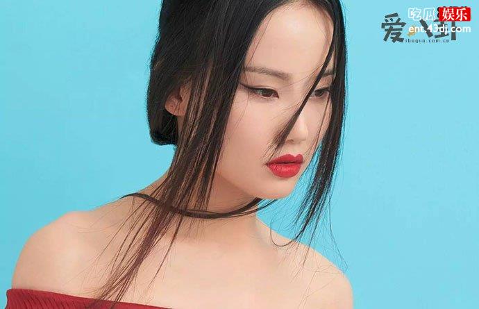 黄龄照片
