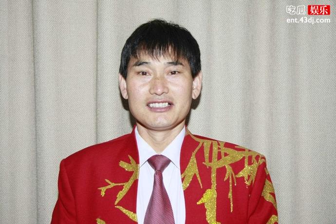 大衣哥朱之文