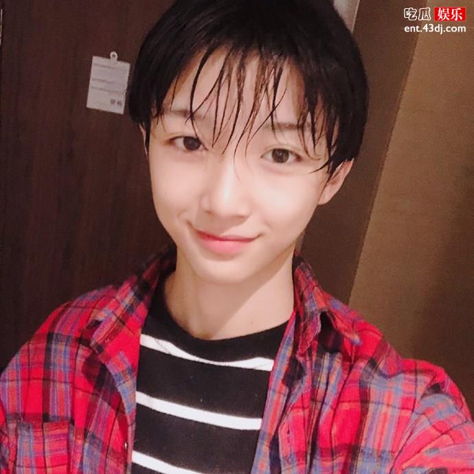王嘉飞其实是一名男性