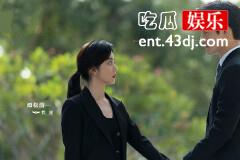 《向风而行》米卡尔出庭作证了吗？