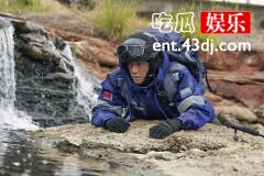 《追光者》罗本怎么掉下悬崖了？