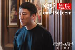 从《极限挑战》到《带着爸爸去留学》，孙红雷将综艺感带进了戏里