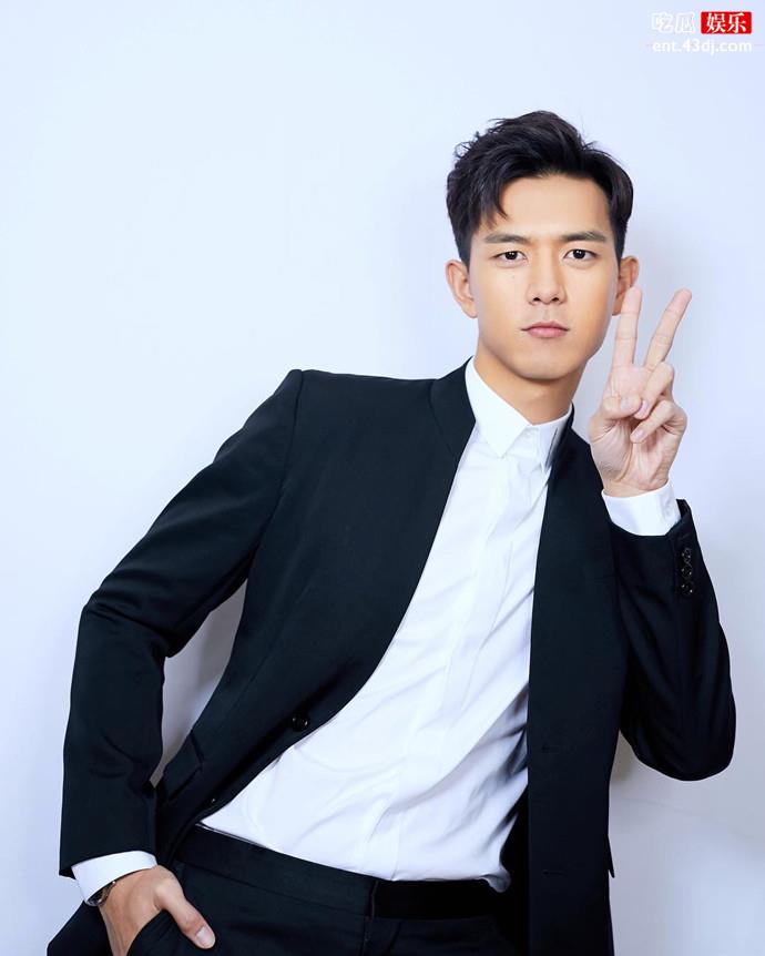 李现搞怪照片